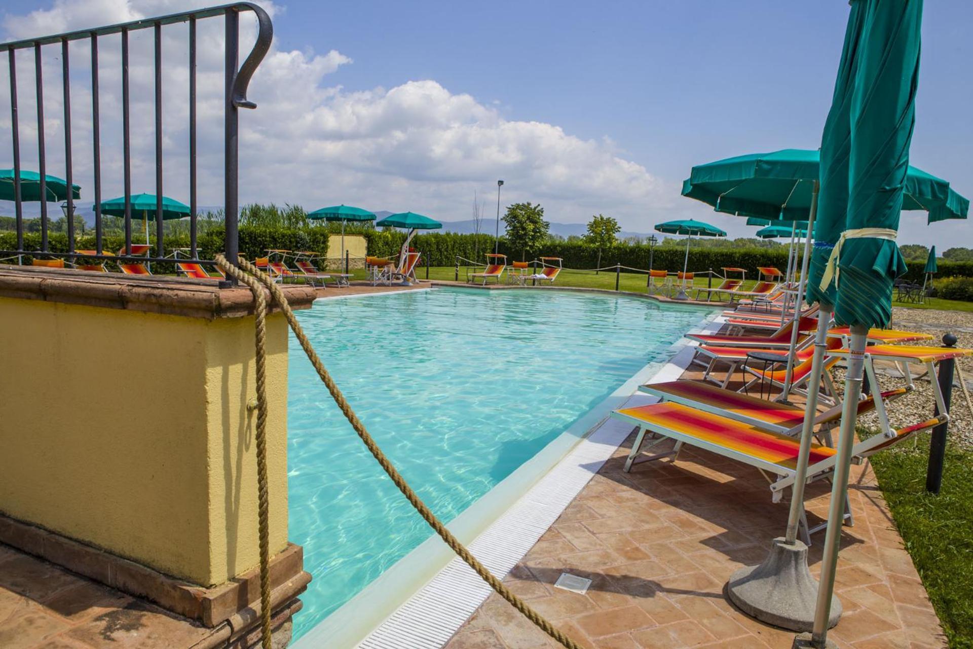 Villa Del Lago - Homelike Villas カスティリオーネ・デル・ラーゴ エクステリア 写真